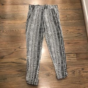 Women’s LA hearts joggers